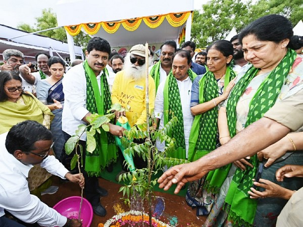 Sadhguru launches Green India Challenge 5.0 along with MP J Santos Kumar. (ANI/photo)