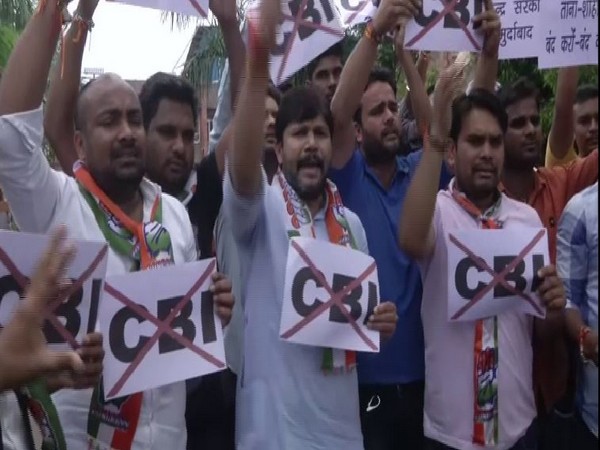 Congress workers protesting outside CBI office in Bhopal on Thursday. (Photo/ANI)