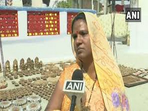 Kavita Yadav tells ANI about cow-dung lamps. (Photo/ANI)