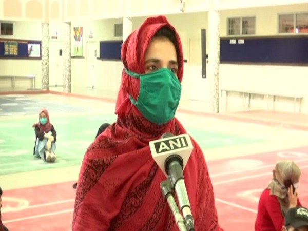 A Kashmiri students, Zyabida, talking to ANI in Bhopal. 