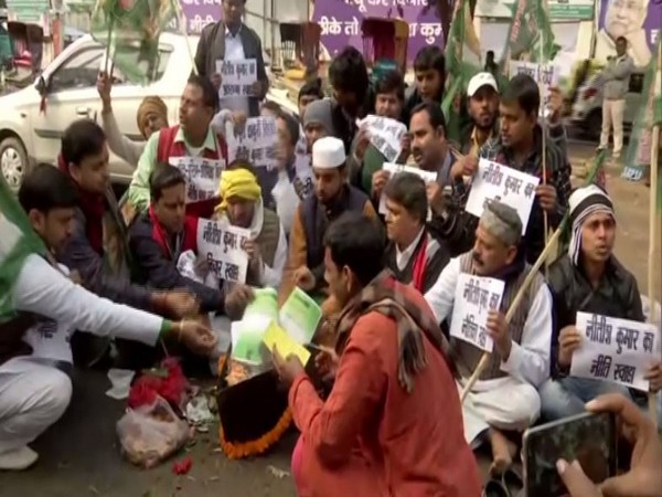 RJD youth wing activists protesting against Nitish Kumar in Patna on Saturday. Photo/ANI