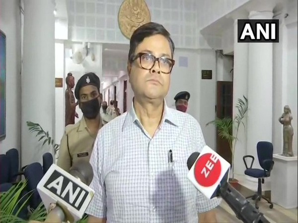 Bihar's Principal Secretary of Health, Sanjay Kumar speaking to reporters on Sunday. 