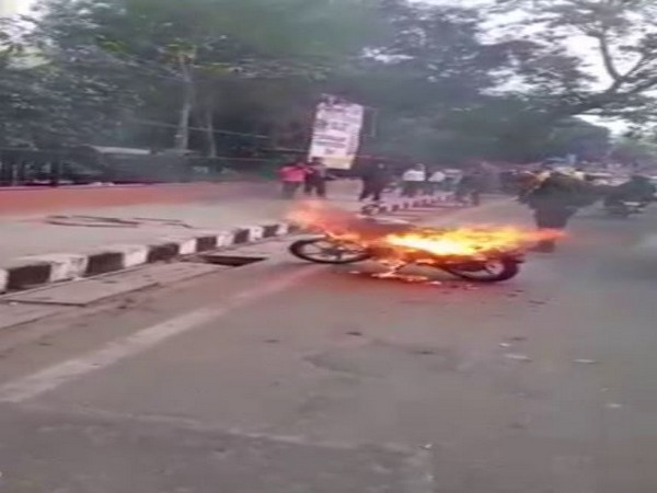 Man sets his bike on fire after traffic police caught him breaching rules [Photo/ANI]