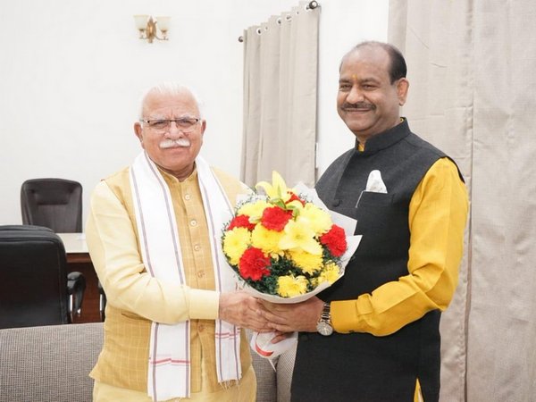 Haryana Chief Minister Manohar Lal Khattar (left)  with Lok Sabha speaker Om Birla (right) meeting in New Delhi. 
