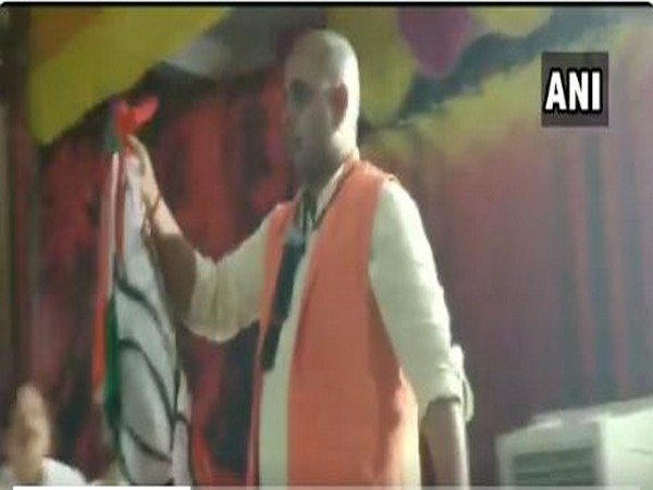 BJP leader Ajay Diwakar while performing the trick in Rampur 