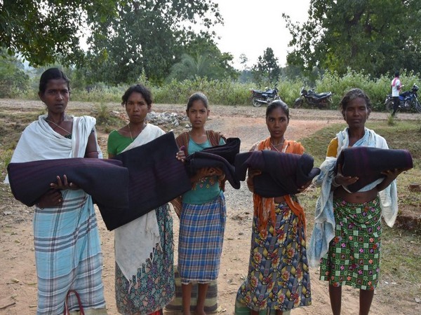 Free blankets distributed to poor families in Dantewada 