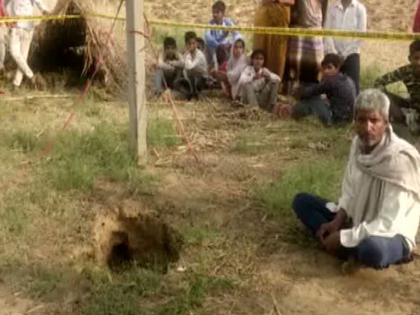 The borewell into which a 5-year-old child fell in Mathura on Saturday. Photo/ANI 