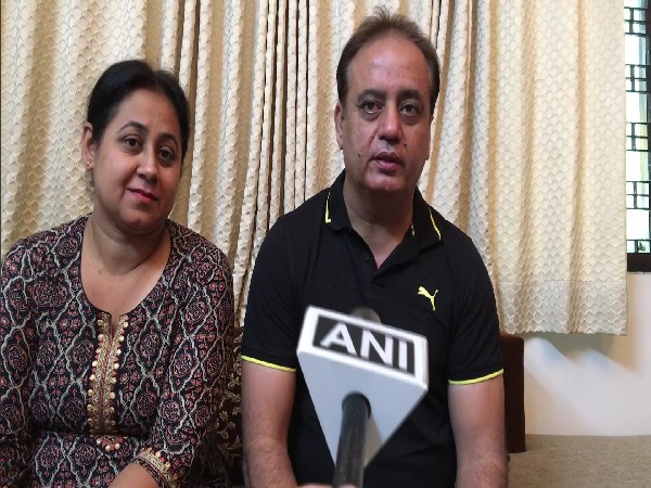 Parents of Priyansh Khushwani -- Vineetha and Dilip (Photo/ANI)