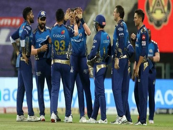 MI players celebrating after taking a wicket. (Image: Mumbai Indians' Twitter)