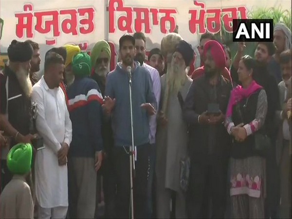Boxer Vijender Singh addressing a gathering at Singhu border on Sunday.  [Photo/ANI]