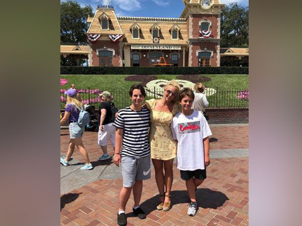 Britney Spears along with her children Sean Preston and Jayden James, 15 