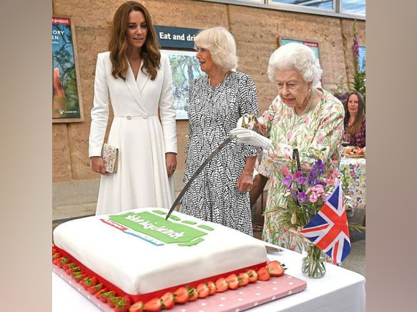 Queen Elizabeth, Kate Middleton, Camilla Bowles (Image Source: Instagram)