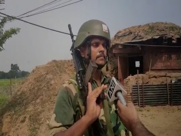 BSF man in Jammu patrolling the international borders [Photo/ANI]