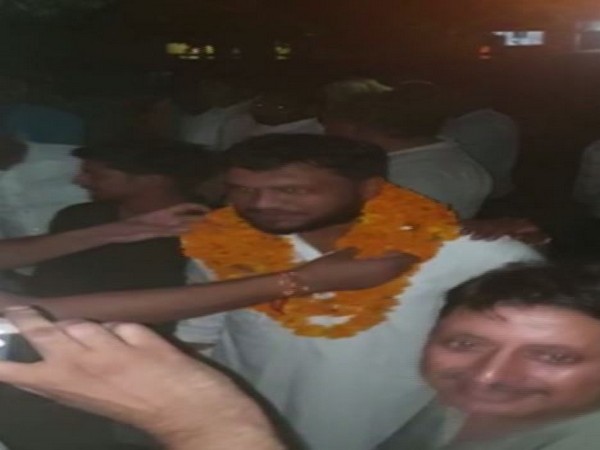 Bulandshahr violence accused being welcomed by supporters on Saturday evening.