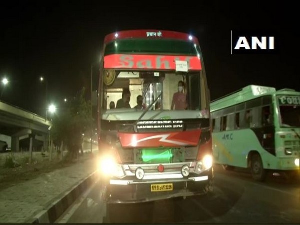 Buses bound for Uttar Pradesh, Jharkhand, Bihar, and West Bengal have been stationed at Delhi-Noida and Delhi-Ghazipur borders since Monday.