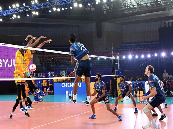 Both teams in action (Photo/PVL)