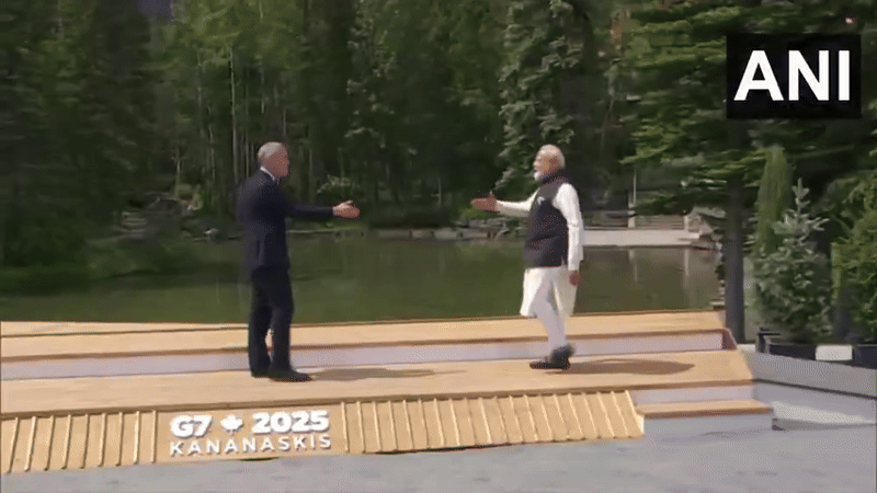 Canadian PM Mark Carney receives Prime Minister Narendra Modi. (Photo/ANI)