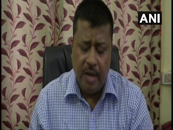 Superintendent of Police (South Salmara Mankachar) Kankanjyoti Saikiya speaking to reporters.