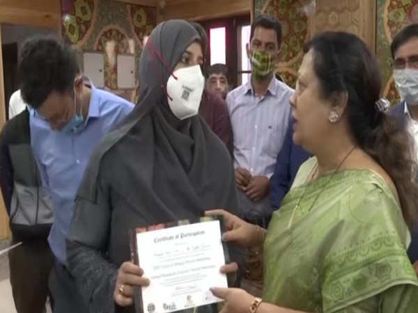 Visual of felicitation of artisans (Photo/ANI) 