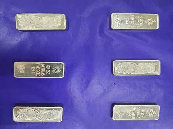 Gold biscuits seized at Lucknow airport (Photo/ANI)