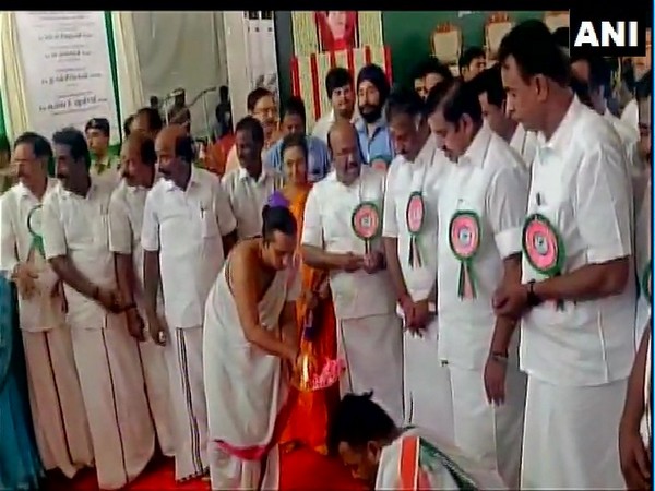 Tamil Nadu Chief Minister Edappadi K Palanisamy and Deputy Chief Minister O Panneerselvam while laying foundation stone of Nemmeli Seawater Desalination Plant in Chennai. (Photo: ANI)