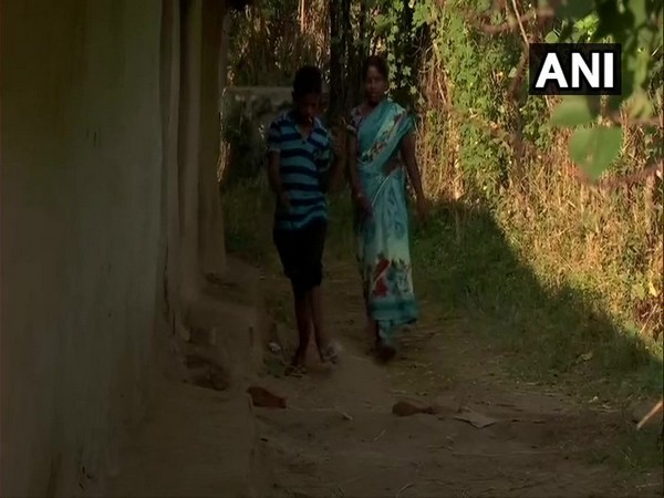 locals of Chukru village in Palamu Jharkhand are facing fluoride contamination in water 