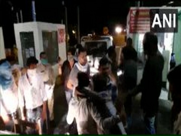 A clash broke out between some lawyers and toll plaza employees in Jabalpur on Saturday. Photo/ANI