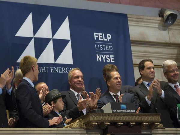 American coal tycoon Chris Cline (C) (Photo/Reuters)