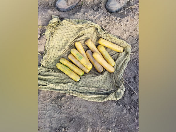 Suspected Heroin recovered from India-Pakistan border (Photo/ANI)