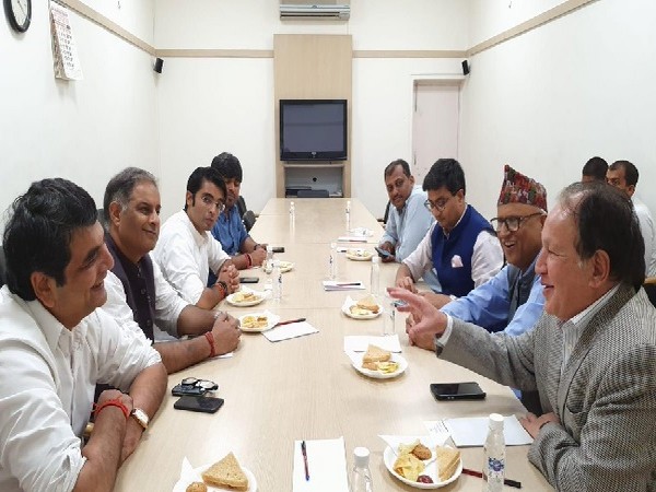 An informal meeting was held between Congress leaders and Nepali Congress leaders at AICC headquarters in New Delhi on Monday.