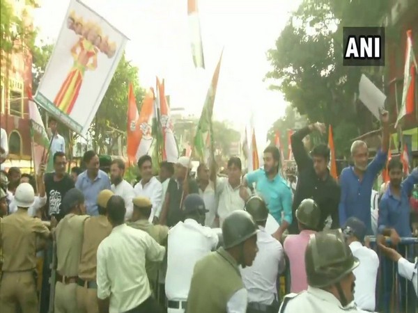 Congress workers protest outside BJP office in Kolkata on Saturday. Photo/ANI