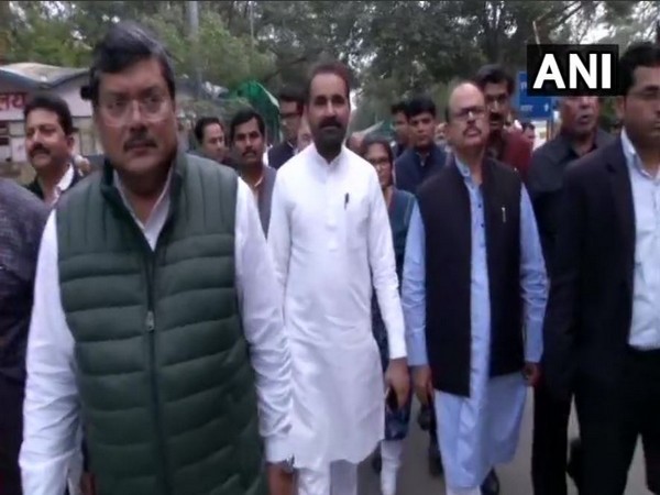 Congress delegation visit GTB hospital in Delhi. Photo/ANI