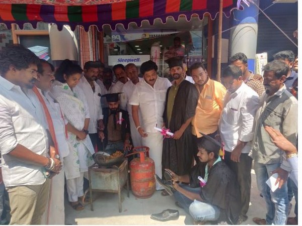 TN Congress Youth celebrate Subhash Chandra Bose birth anniversary in Chennai. Photo/ANI