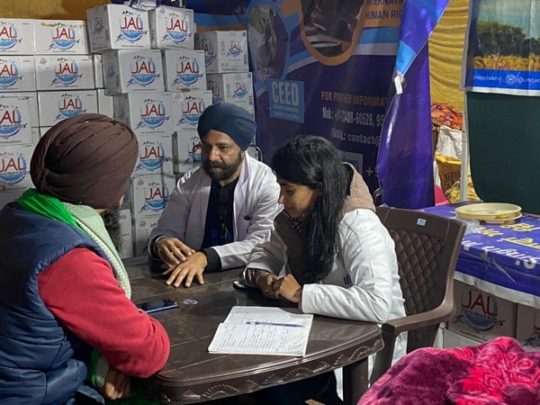 A visual from the counselling camp organised by US-based NGO, 'United Sikhs' at Singh border. (Photo/ANI)