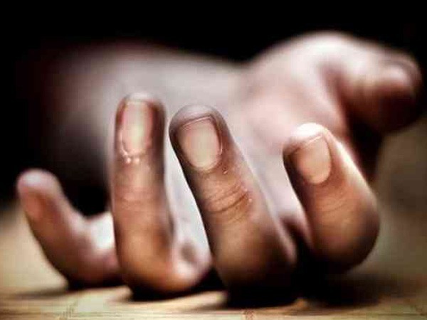 Telangana: Couple commits suicide by jumping in front of train