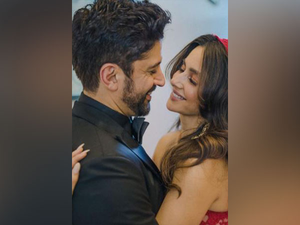 Farhan Akhtar and Shibani Dandekar (Image source: Instagram)
