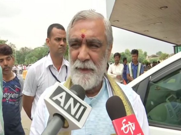 Minister of State for Health and Family Welfare, Ashwini Kumar Choubey speaking to media persons in Patna on Sunday. (Photo/ANI)