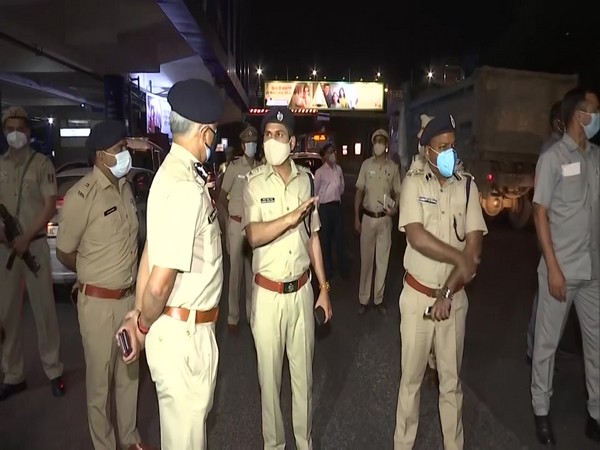 Delhi Police Commissioner SN Shrivastava inspecting the enforcement of night curfew. (Photo/ ANI)