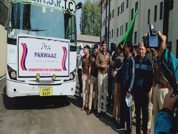 SSP Srinagar Dr Haseeb Mudgal during the flagging off ceremony in Srinagar on Saturday. Photo/ Srinagar District Police facebook page