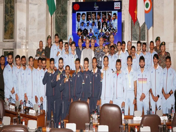 Rajnath Singh interacts with 2022 Commonwealth Games medalists from Defence forces (Photo credit: Twitter@rajnathsingh)