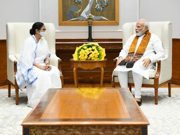 West Bengal Chief Minister Mamata Banerjee with Prime Minister Narendra Modi