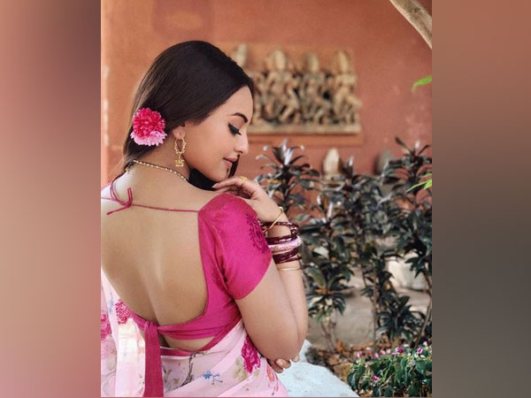 Sonakshi Sinha as Rajjo from 'Dabangg 3', Image courtesy: Instagram