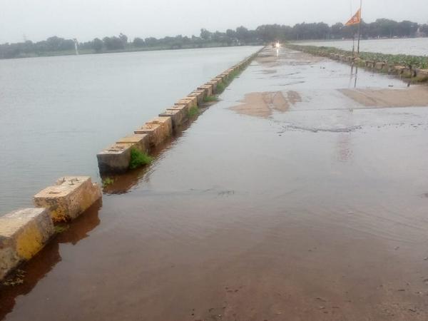 Rajghat Bridge submerged in water in Barwani, Madhya Pradesh [Photo/ANI]