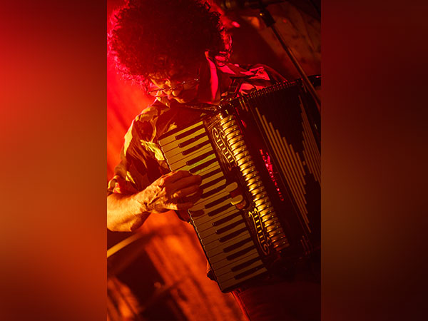 Daniel Radcliffe's first look as 'Weird Al' Yankovic (Image source: Instagram)