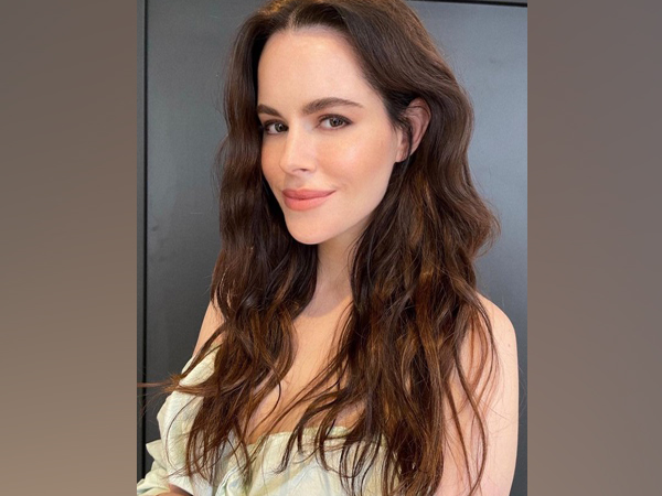 Emily Hampshire (Image source: Instagram)
