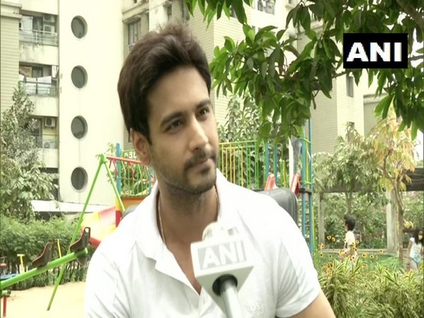 Bengali actor Yash Dasgupta speaking to ANI in Kolkata on Saturday.