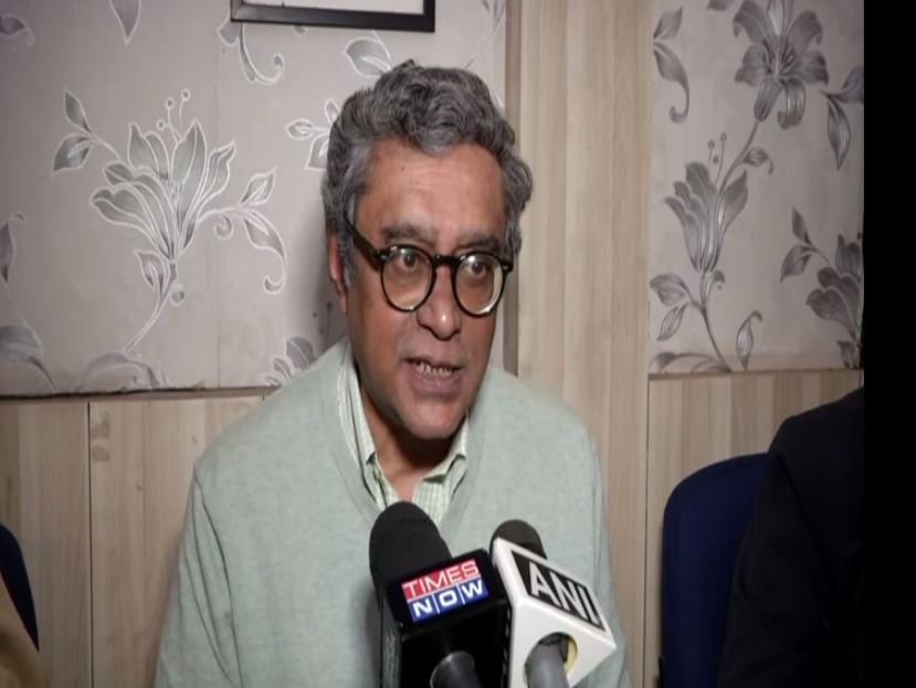 Swapan Dasgupta speaking to reporters in Kolkata on Thursday. Photo/ANI