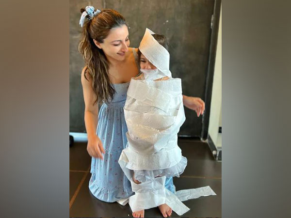 Soha Ali Khan and her daughter Inaaya (Image source: Instagram)