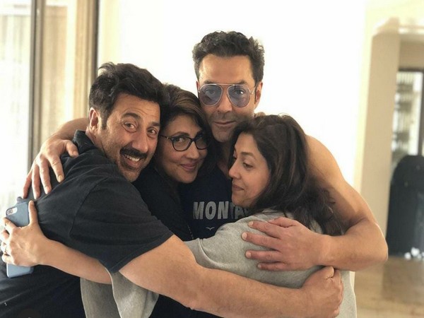 Sunny Deol, Bobby Deol with their sisters (Image source: Instagram)