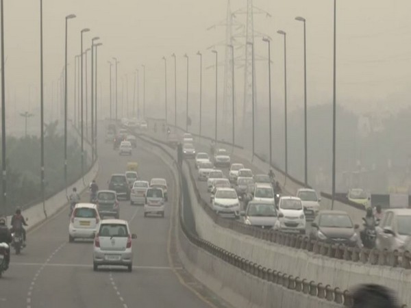 Smog engulfed Delhi on Saturday [Photo/ANI]